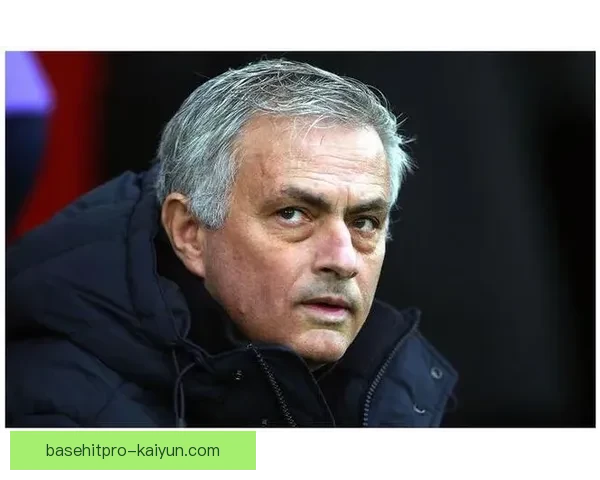 霍伊别尔战术适配性强，助力球队在比赛中迎来重要胜利表现稳健