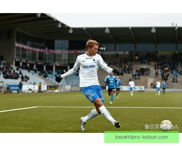 年轻球员闪耀赛场，足球新星状态回暖备受期待