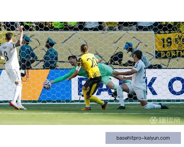 库尔图瓦重返首发位置，状态回暖引关注