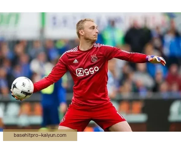 阿贾克斯攻防平衡状态回暖，近期表现值得关注